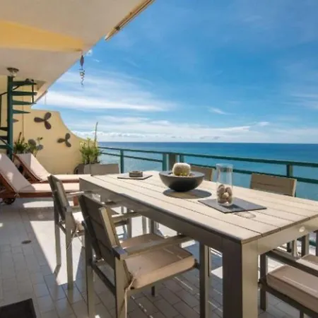 شقة Sea Breeze Penthouse By Relax *
