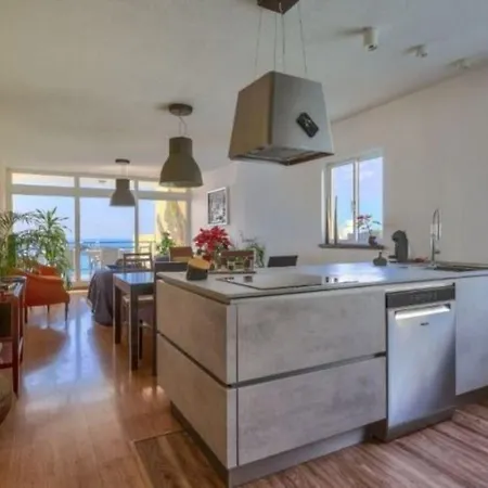 Sea Breeze Penthouse By Relax * فونشال